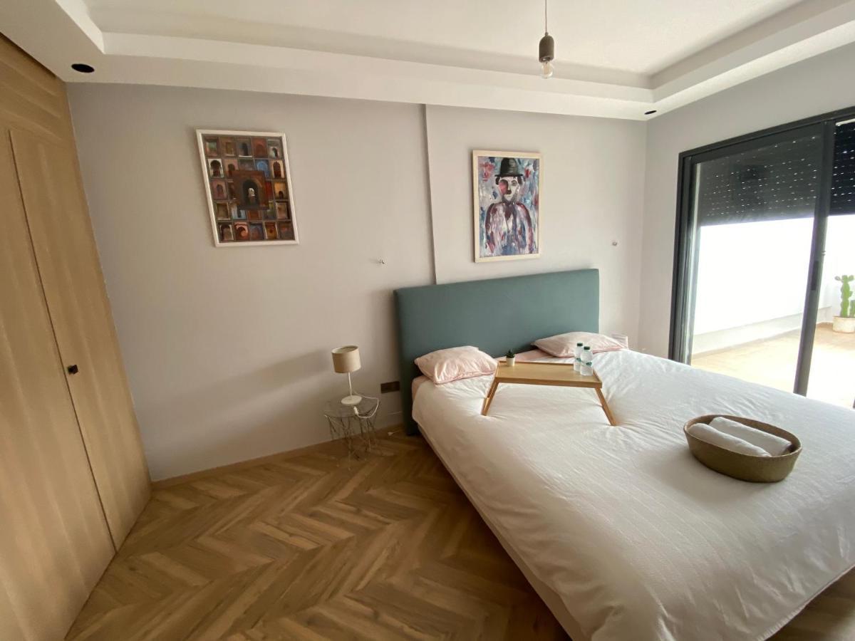 Spacious New 1-bedroom Unit In Downtown W Terrace And Free Parking Apartamento
