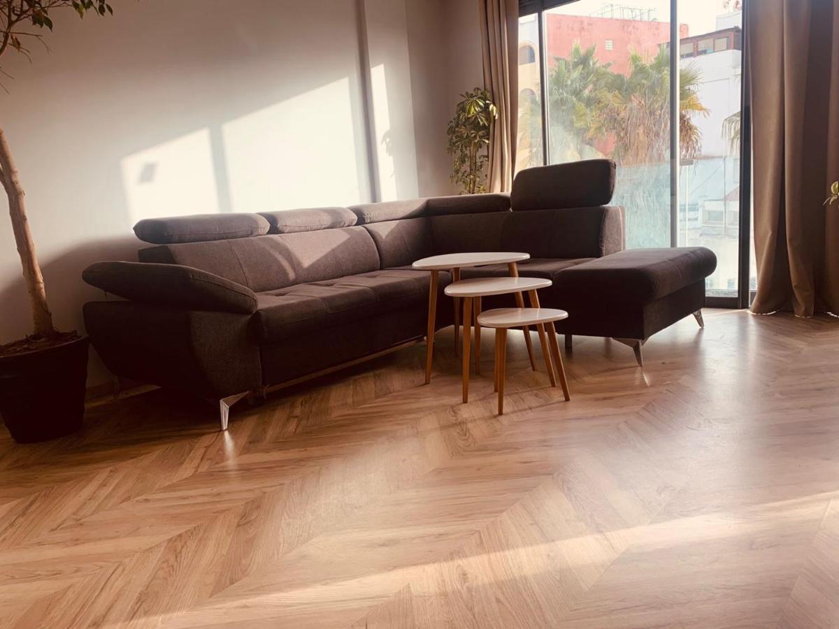 Spacious New 1-bedroom Unit In Downtown W Terrace And Free Parking Apartamento