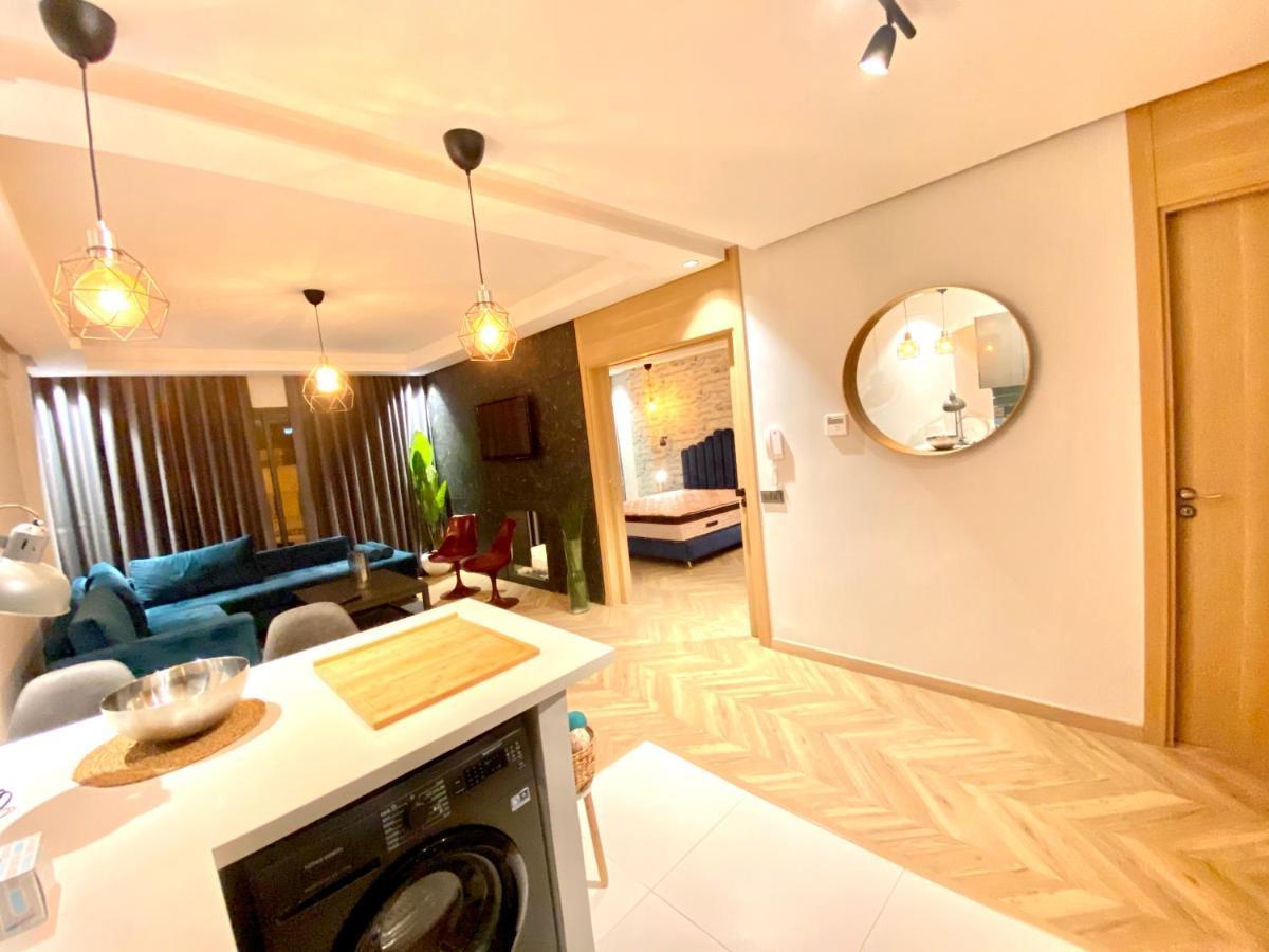 Spacious New 1-bedroom Unit In Downtown W Terrace And Free Parking Apartamento Casablanca