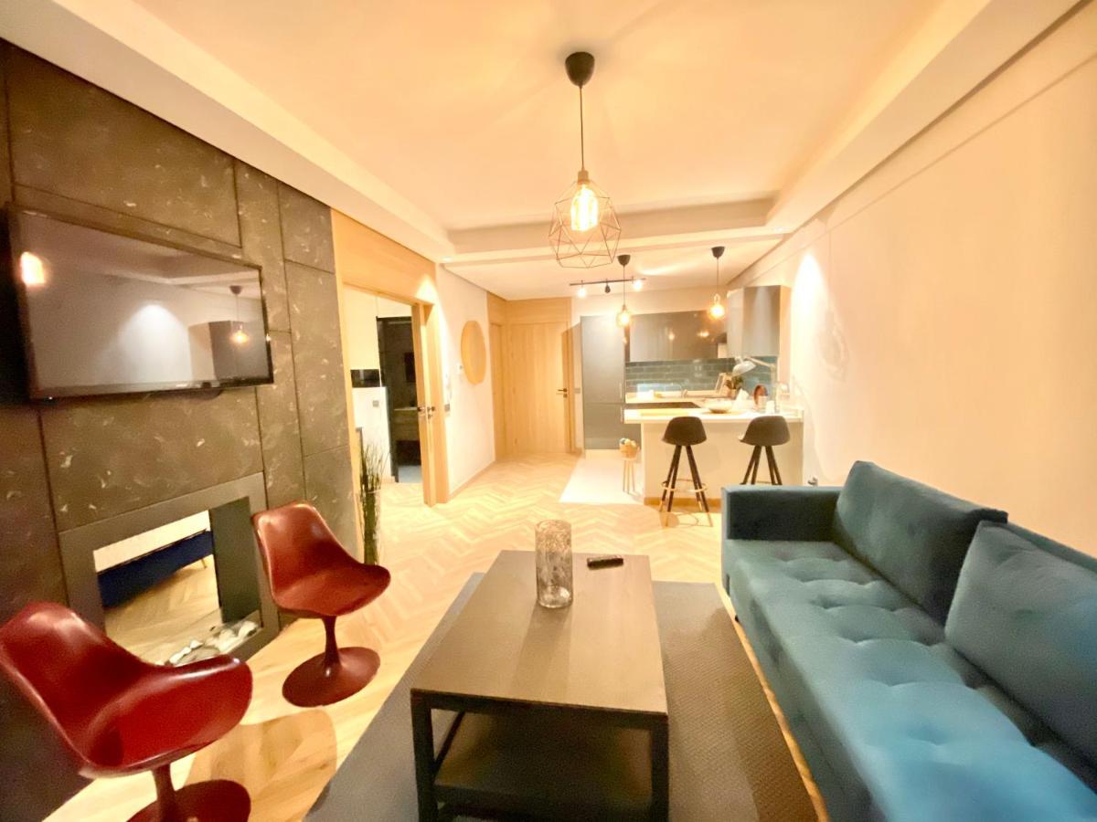 Spacious New 1-bedroom Unit In Downtown W Terrace And Free Parking Apartamento
