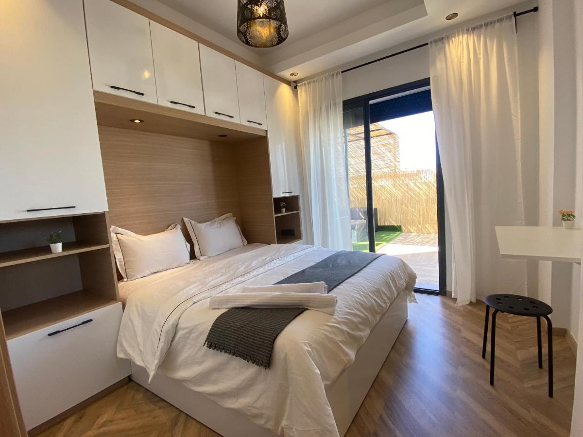 Spacious New 1-bedroom Unit In Downtown W Terrace And Free Parking *